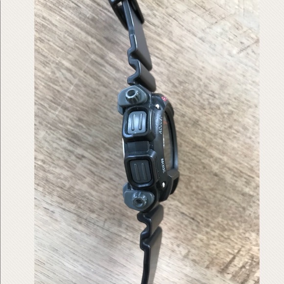 Men’s Casio G-Shock DW9052-1V Watch - Picture 5 of 8